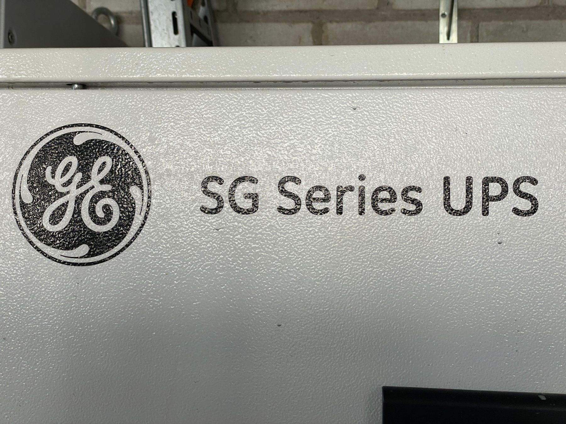 Batterie: USV GE SG Series CE 100kVA – Usato da Lenzburg venduto da Bragbex 2