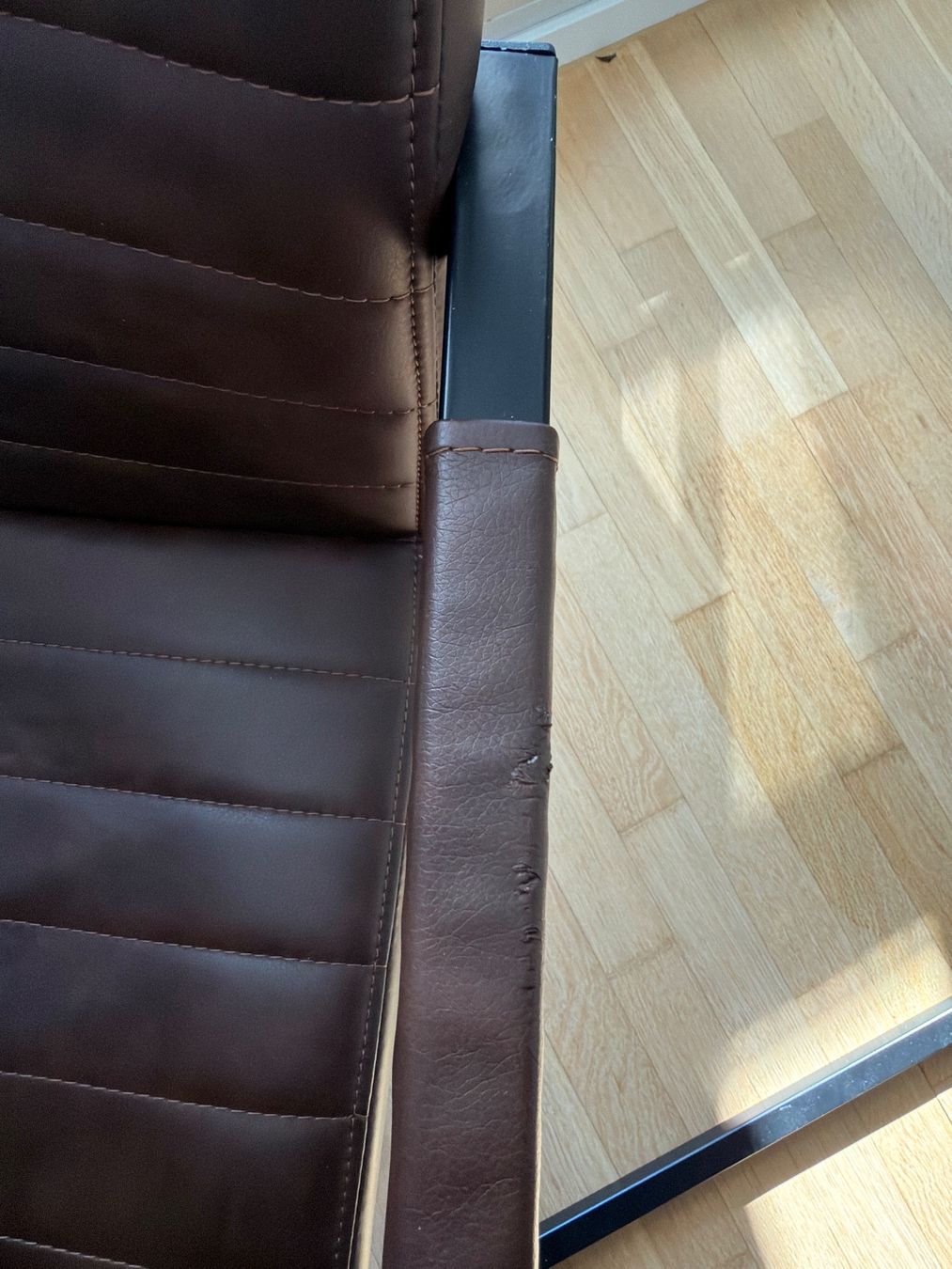 Tische: Esstisch mit Lederstühlen – Gebraucht aus Zürich von iri_z8qj 5