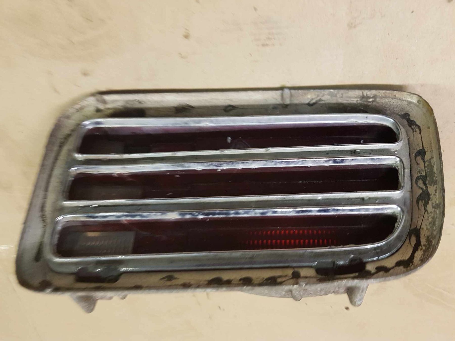 Tutti pezzi di ricambio auto: 1970 Cuda Barracuda Heckleuchten – Usato da Niedergösgen venduto da usc_8qc6 1