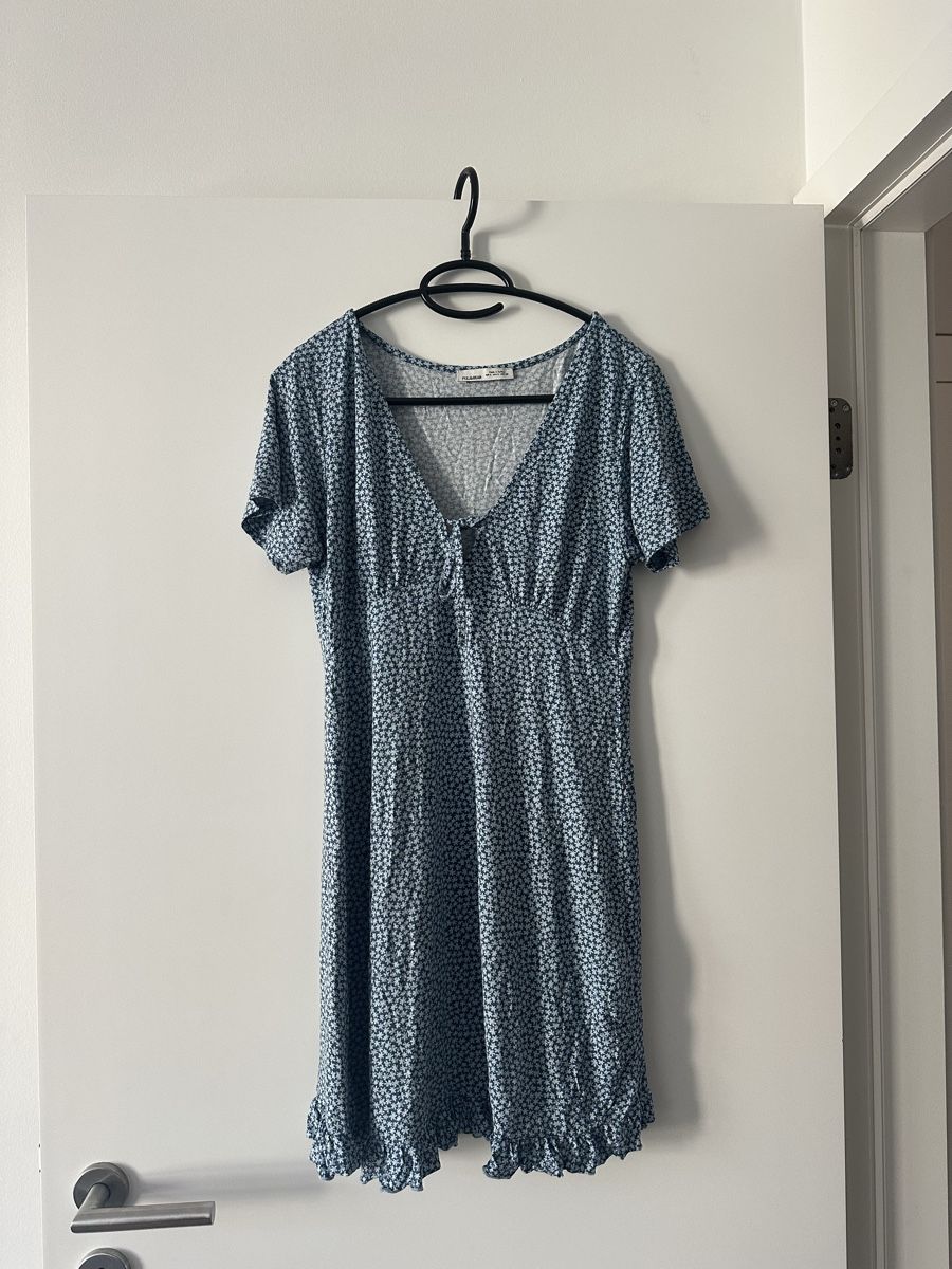 Pull&Bear Vestiti: Robe bleue fleurie – Nuovo (secondo la descrizione) da Lausanne venduto da sou_w9bl