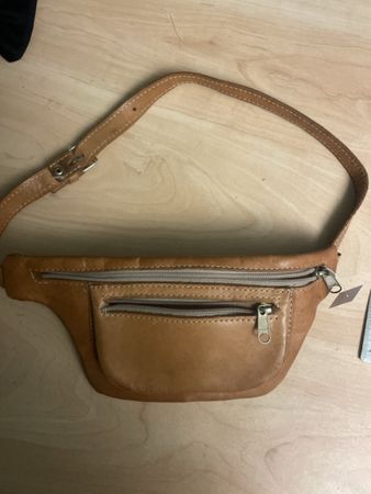 Kinder Bauchtasche Leder braun verstellbar Zustand gut