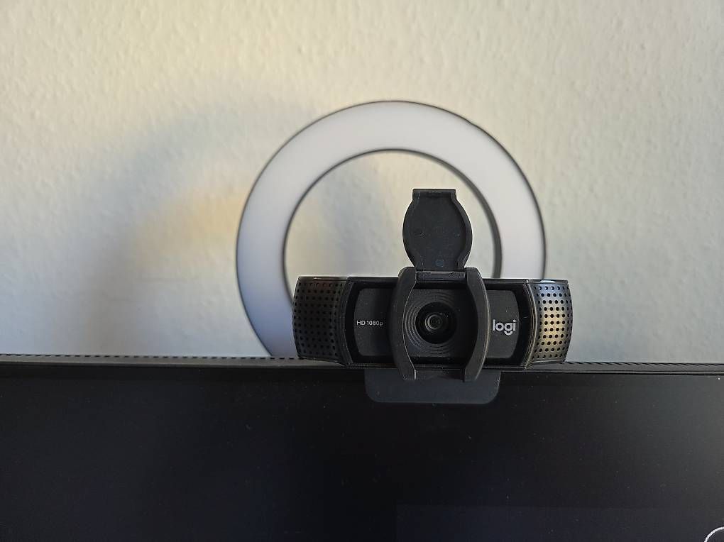 Monitore: Home Office Set (Monitor, Webcam) – Gebraucht aus Zürich von Le1 4