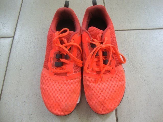 Puma Scarpe per ragazzi: PUMA EverFit  SPORT SCHUHE GR.40,5 – Usato da Rotkreuz venduto da Samballi