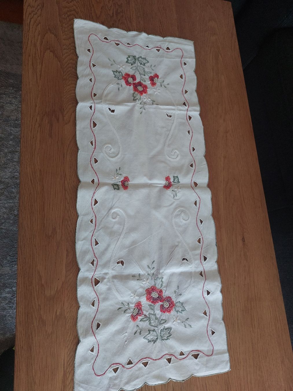 Sonstige Tischwäsche: Tolles Tischdeckeli 34x84 – Gebraucht aus Landquart von Froneri 2
