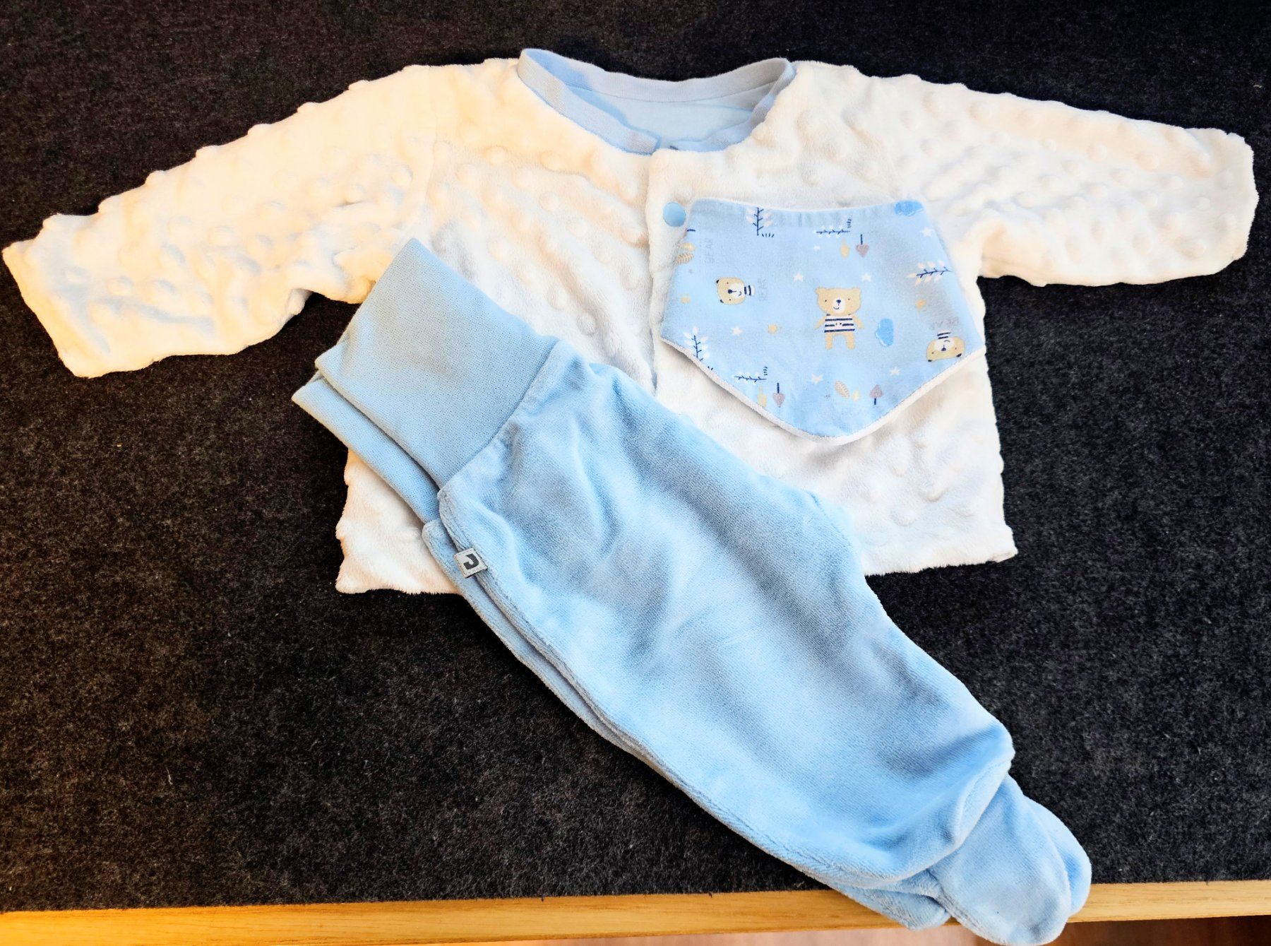 Hugo Boss Kleiderpakete & -sets: Babykleider in Spitzenqualität – Gebraucht aus Schötz von fat_tw7v 5
