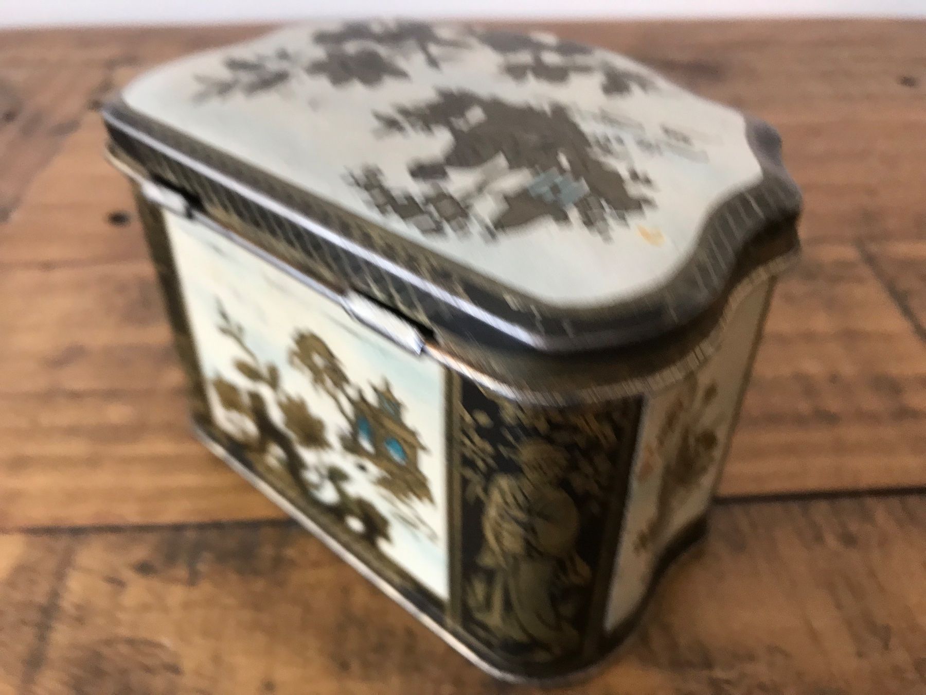 Altro in Decorazioni & Accessori: Alte Blechdose mit Chinesischem Motiv – Usato da Rapperswil SG venduto da cosiba01 1