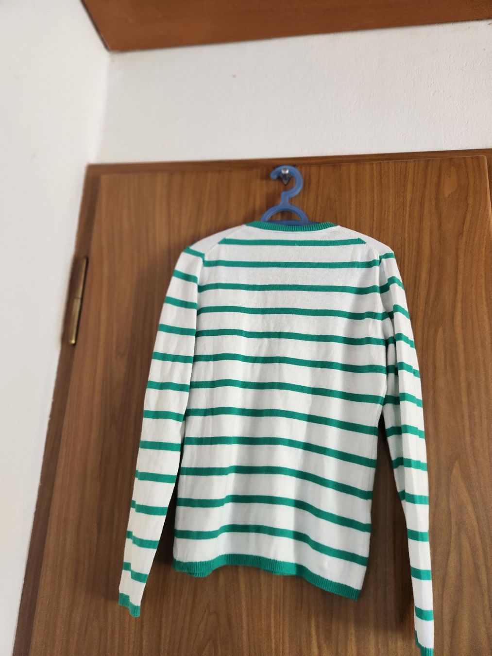Tommy Hilfiger Maglioni & Felpe: Pull Tommy Hilfiger rayé blanc vert taille M  – Usato da Niedergösgen venduto da Eva2410 1