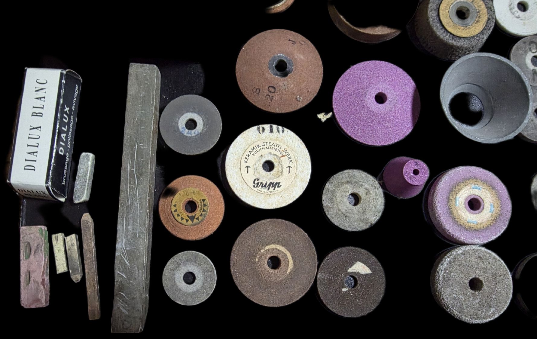 Tutti gli attrezzi: Lot de meules d'affûtage variées – Usato da La Chaux-de-Fonds venduto da mem_l6xm 7