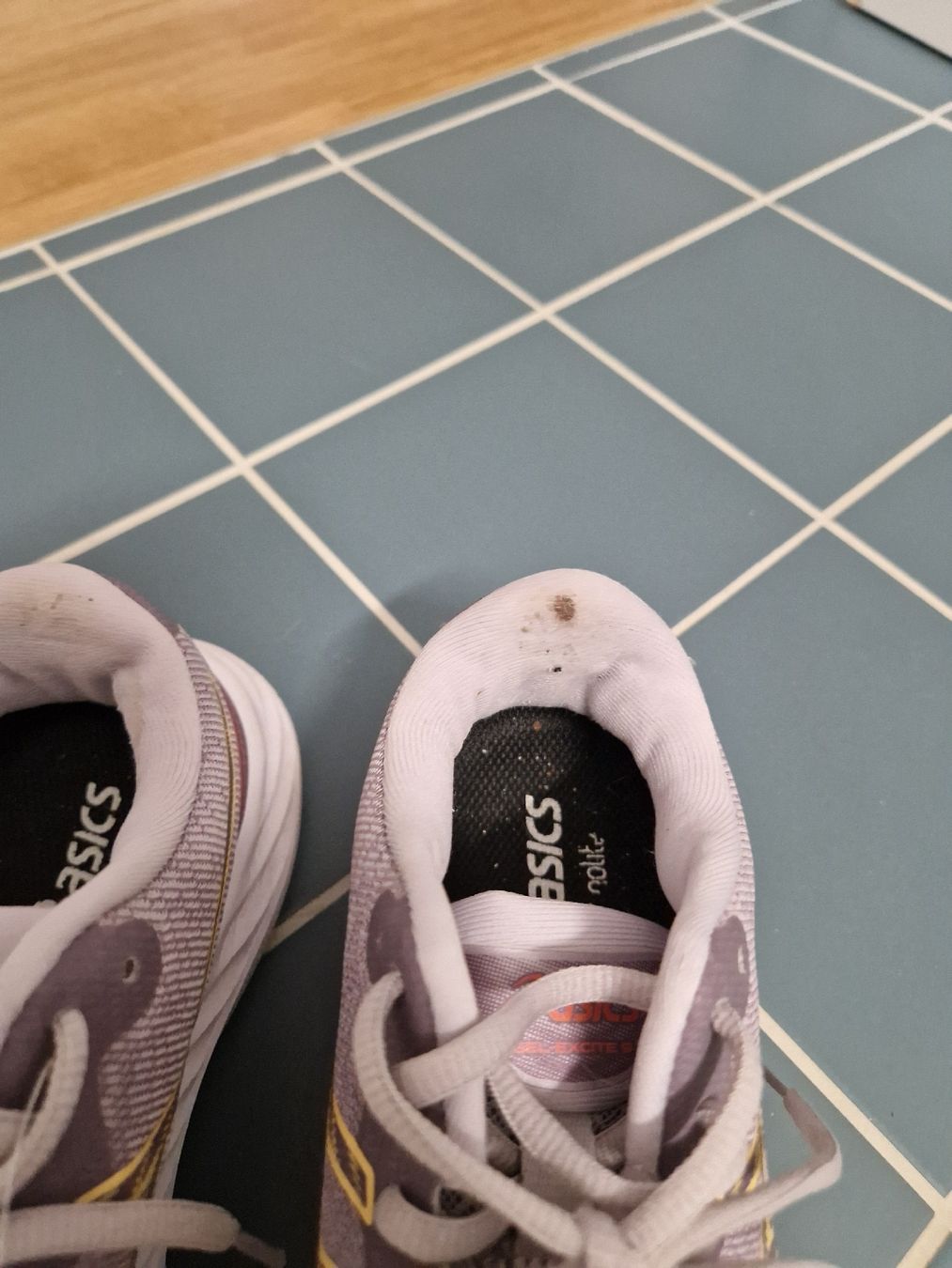 Asics Damenschuhe: Turnschuh Gr 38 - Asics  – Gebraucht aus Reinach BL von Dschinni80 2