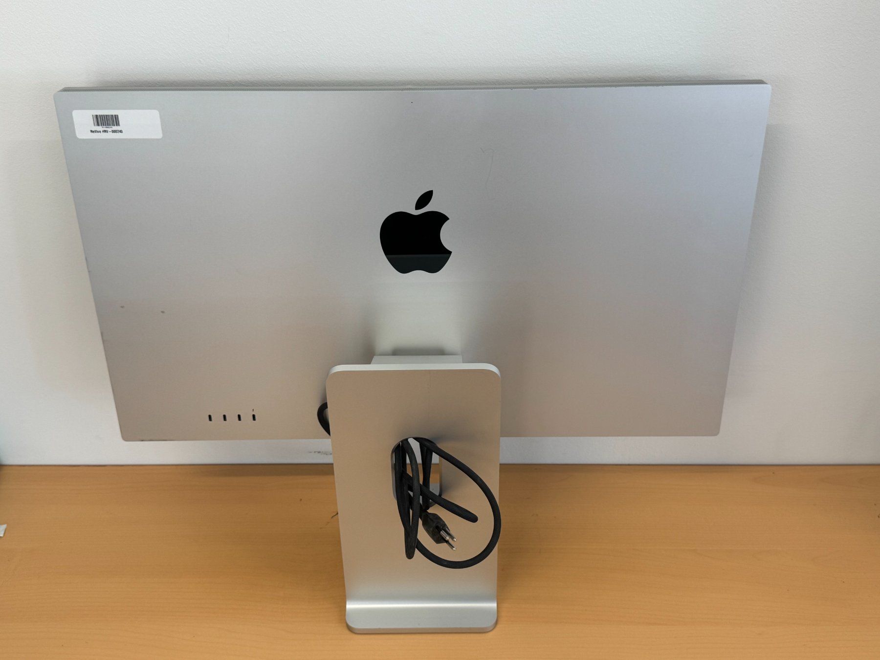 Apple Ecrans: Apple Studio Display 27' Zoll mit Kabel DEFEKT – Défectueux à Ebmatingen par Revivetrade 2