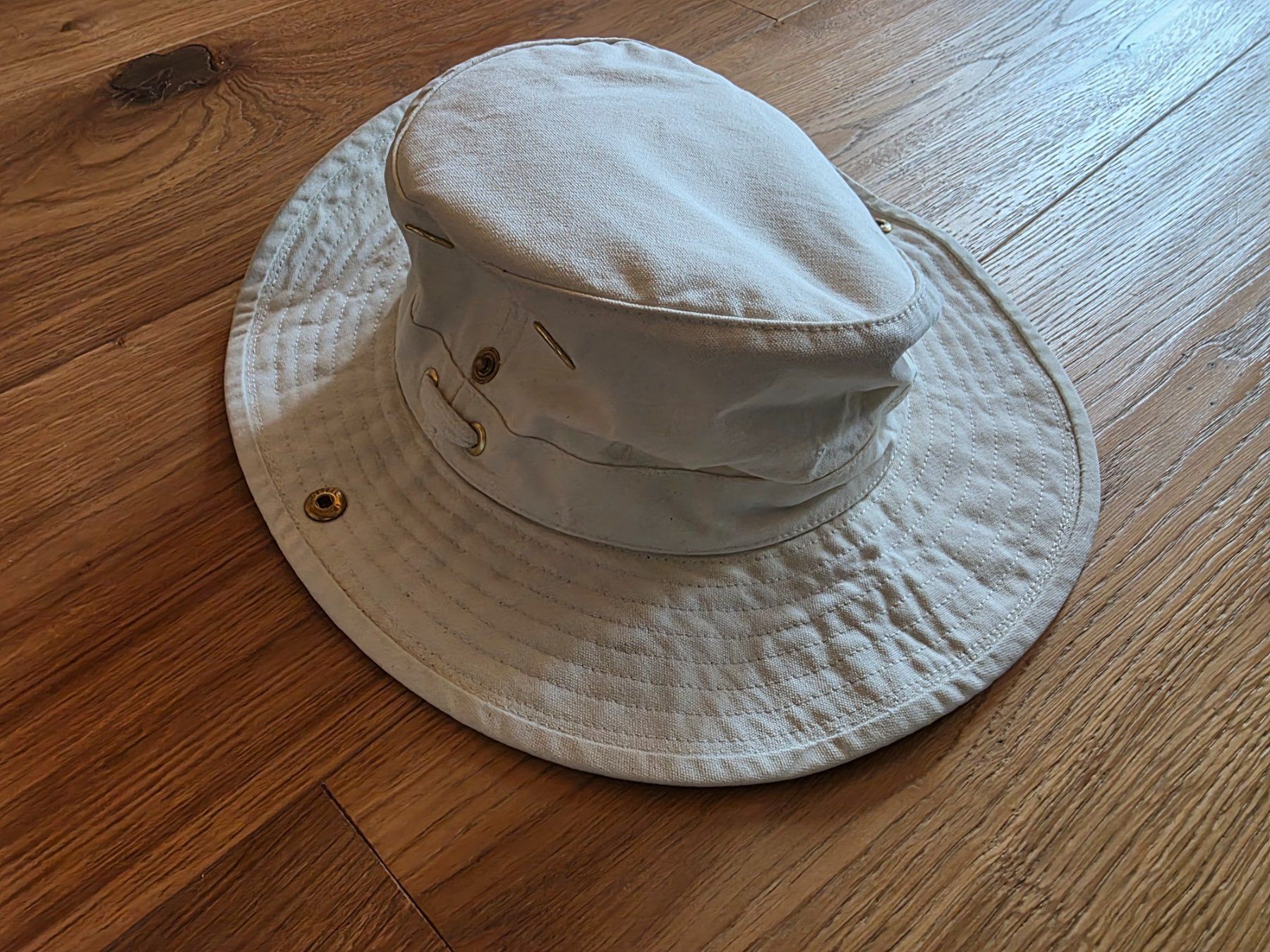Tilley Copricapi, berretti & cappellini: The Tilley Hat - Modell T3 - Grösse 7 1/2 - 60 cm beige – Usato da Walterswil BE venduto da Lonitti 2