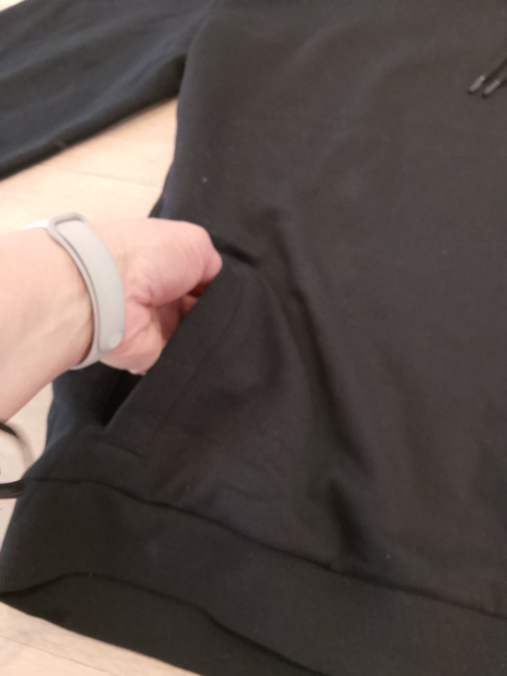 Maglioni & Felpe: Schwarzer Hoodie Gr. L . neu – Nuovo (secondo la descrizione) da Bellikon venduto da MellonCollieMitTwint 4