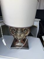 Antike Tischlampen im klassischen