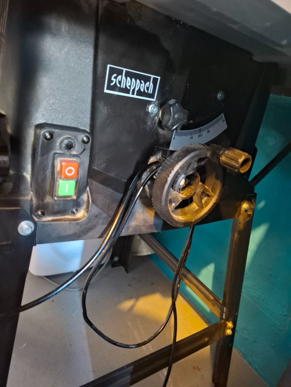 Scheppach Sägen: Scheppach Tischkreissäge HS100S 2000W mit Untergestell – Gebraucht aus Hunzenschwil von Fluz 3