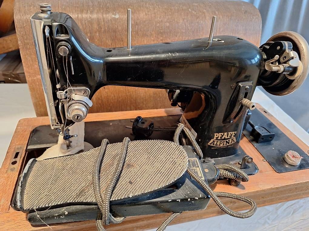 Pfaff Machines à coudre: Machine  coudre – D'occasion à Perroy par sib_rrf2 1