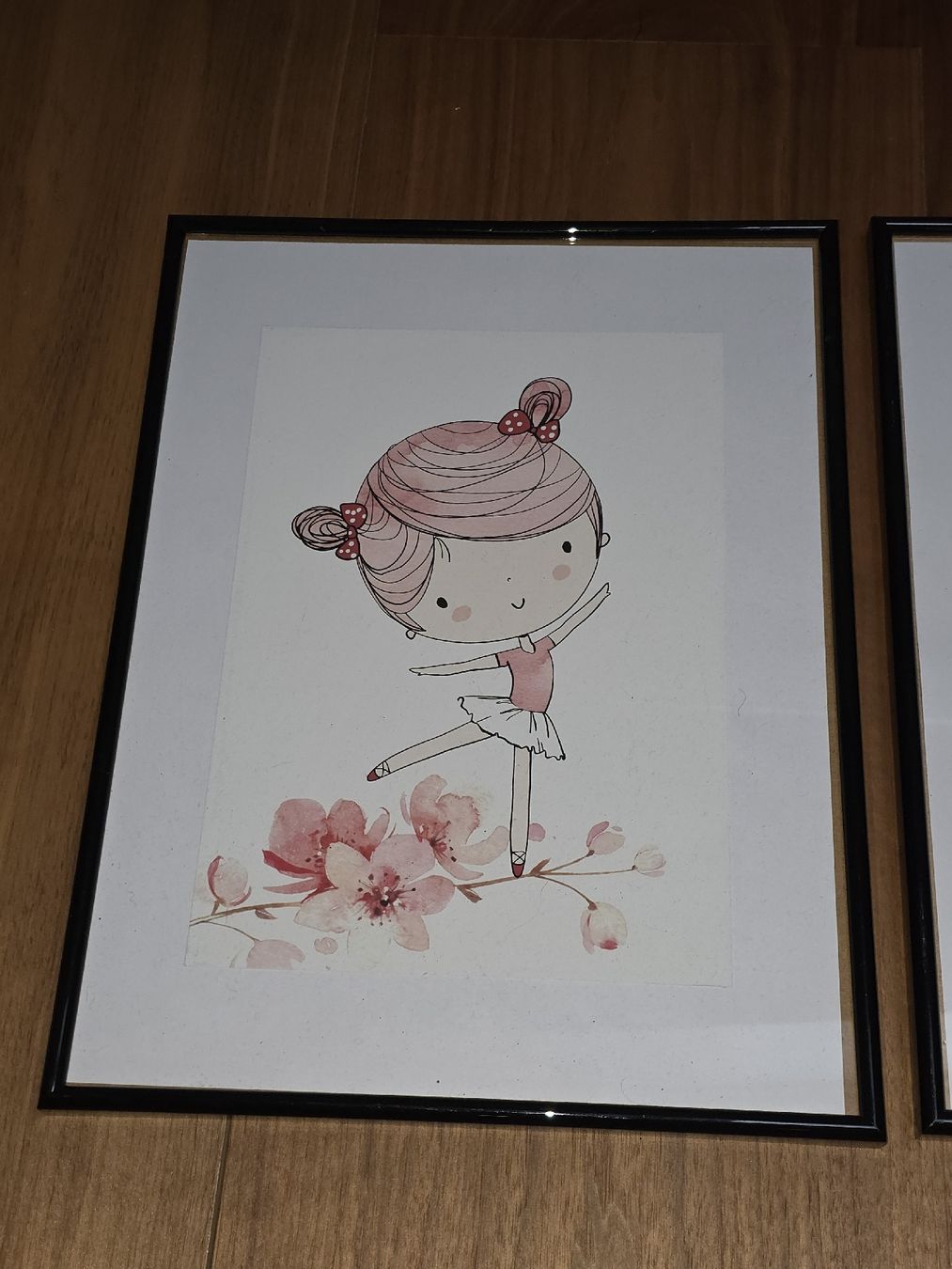 Poster & Bilder: 3er Set Mädchen Illustrationen, gerahmt, modernes Design. – Gebraucht aus Ennetbürgen von Czgrach 1