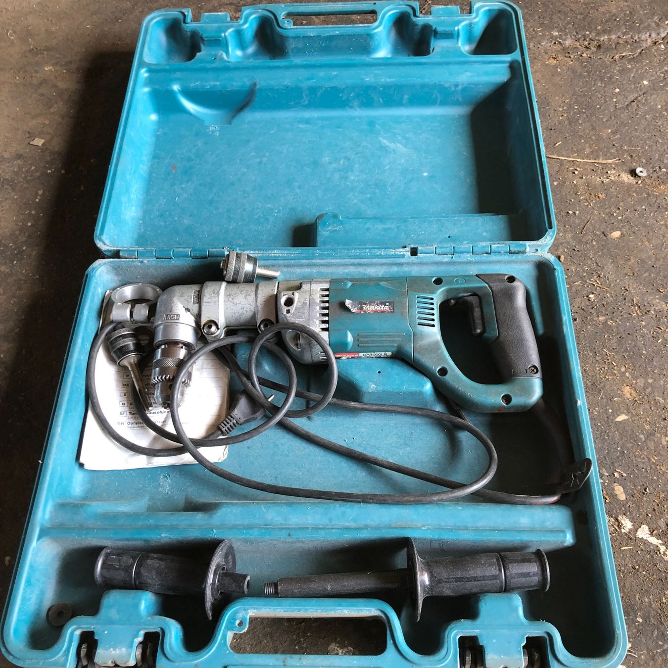 Trapani: Perceuse d'angle Makita avec accessoires – Usato da Avenches venduto da Brocadou