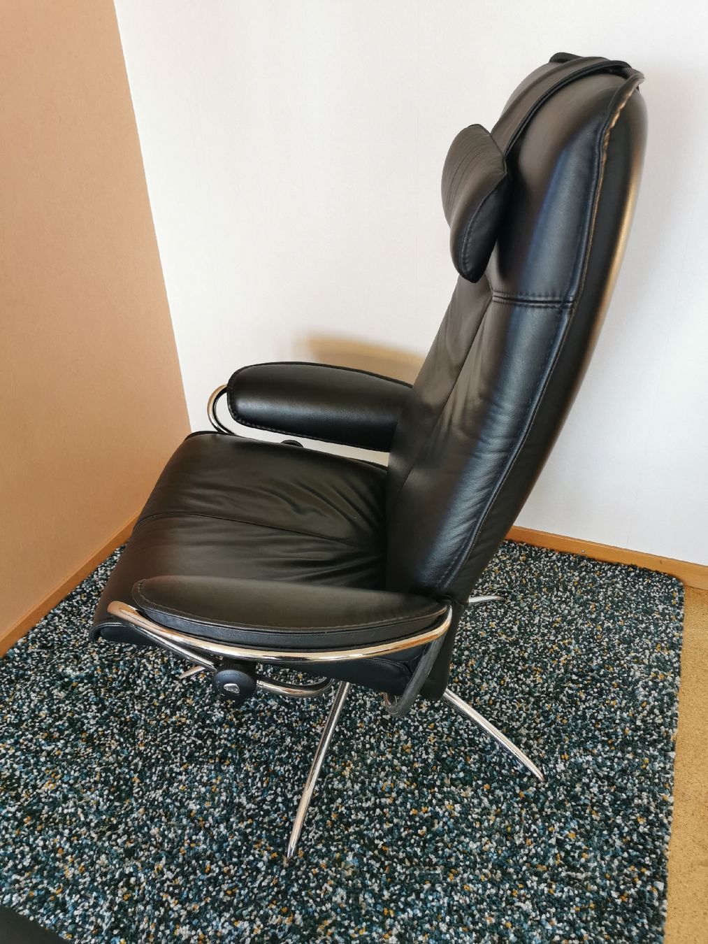Stressless Poltrone: Stressless Sessel mit Fusssessel – Usato da Urswil venduto da Figugegu2 2
