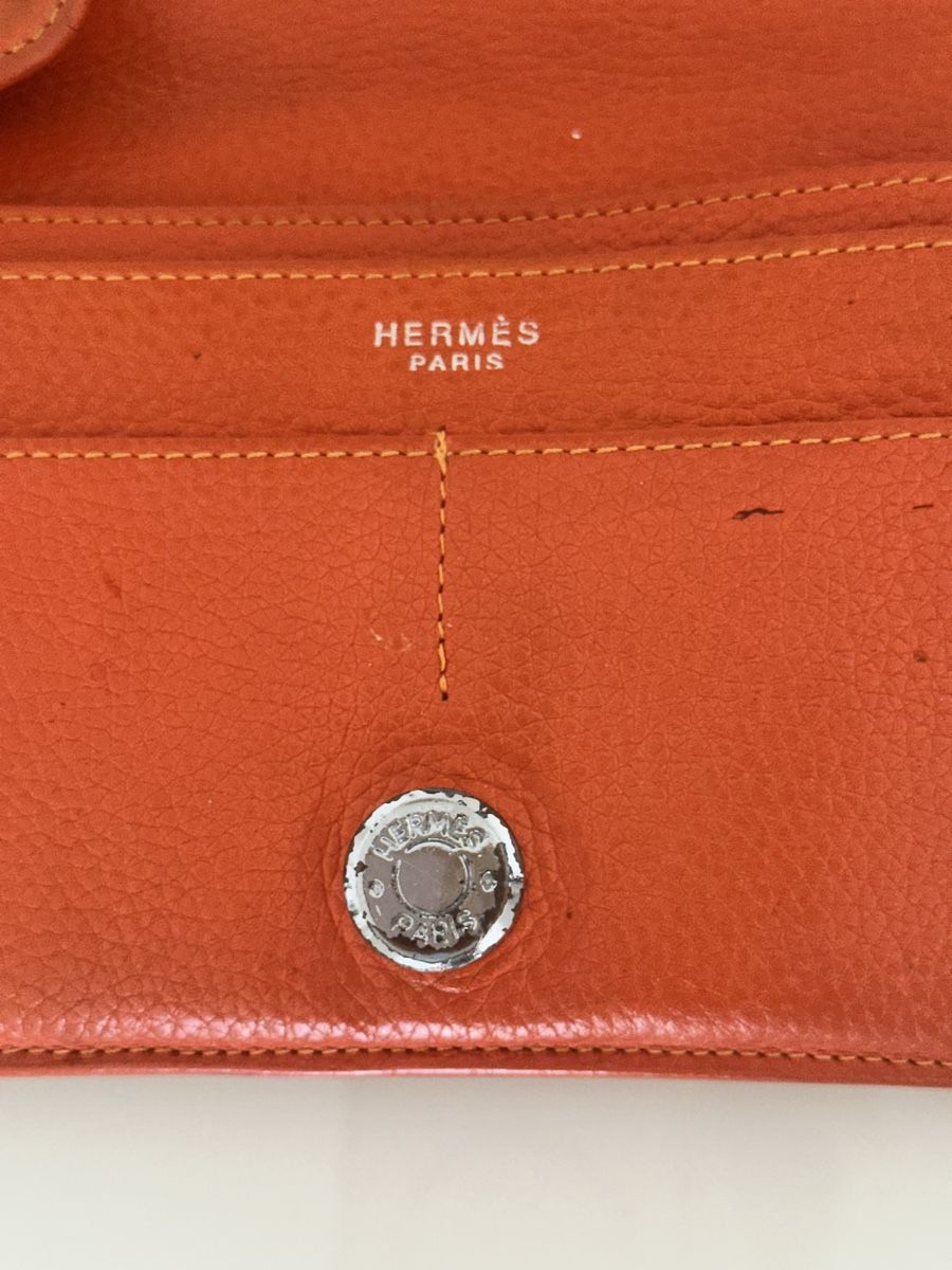 Hermès Portafogli: Hermes Geldbörse Orange Leder gebraucht – Usato da Zürich venduto da Mona-L 2