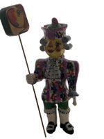Fasnachtsfigur CHAPALLAZ Dummpeter Laternenträger