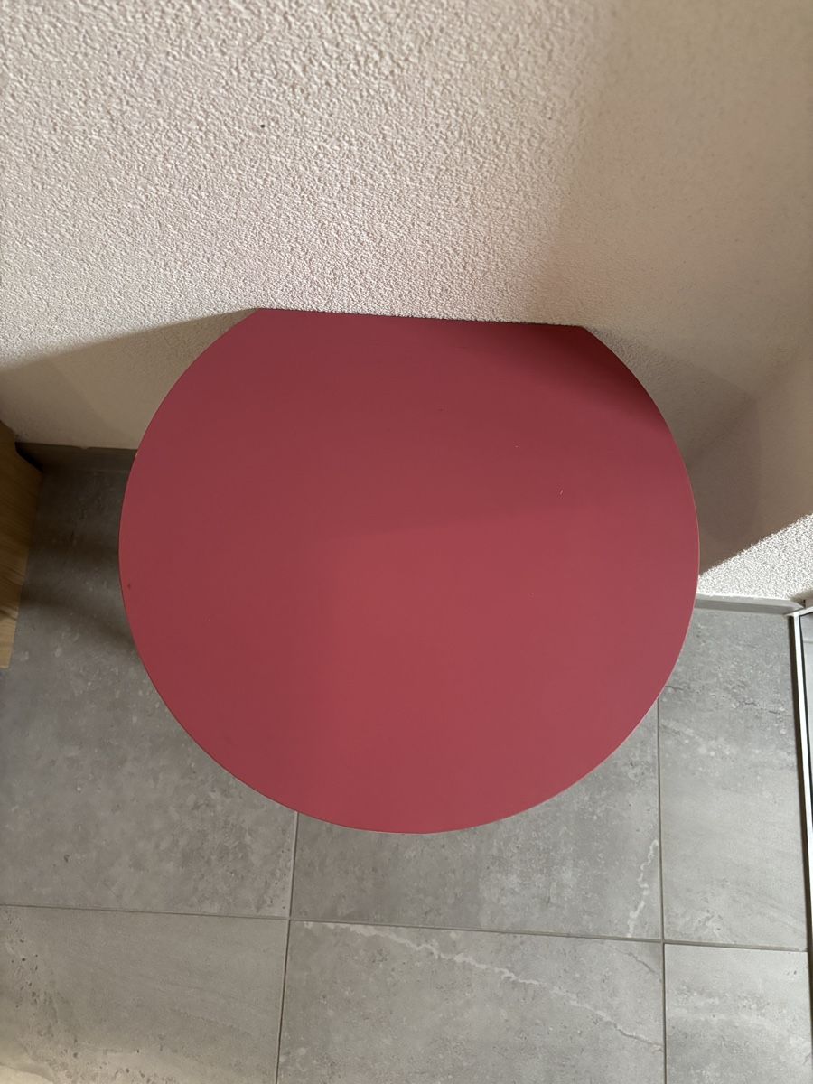 Tables: Table d'appoint ronde 45cm solide – D'occasion à Salvenach par gwenwywar 1