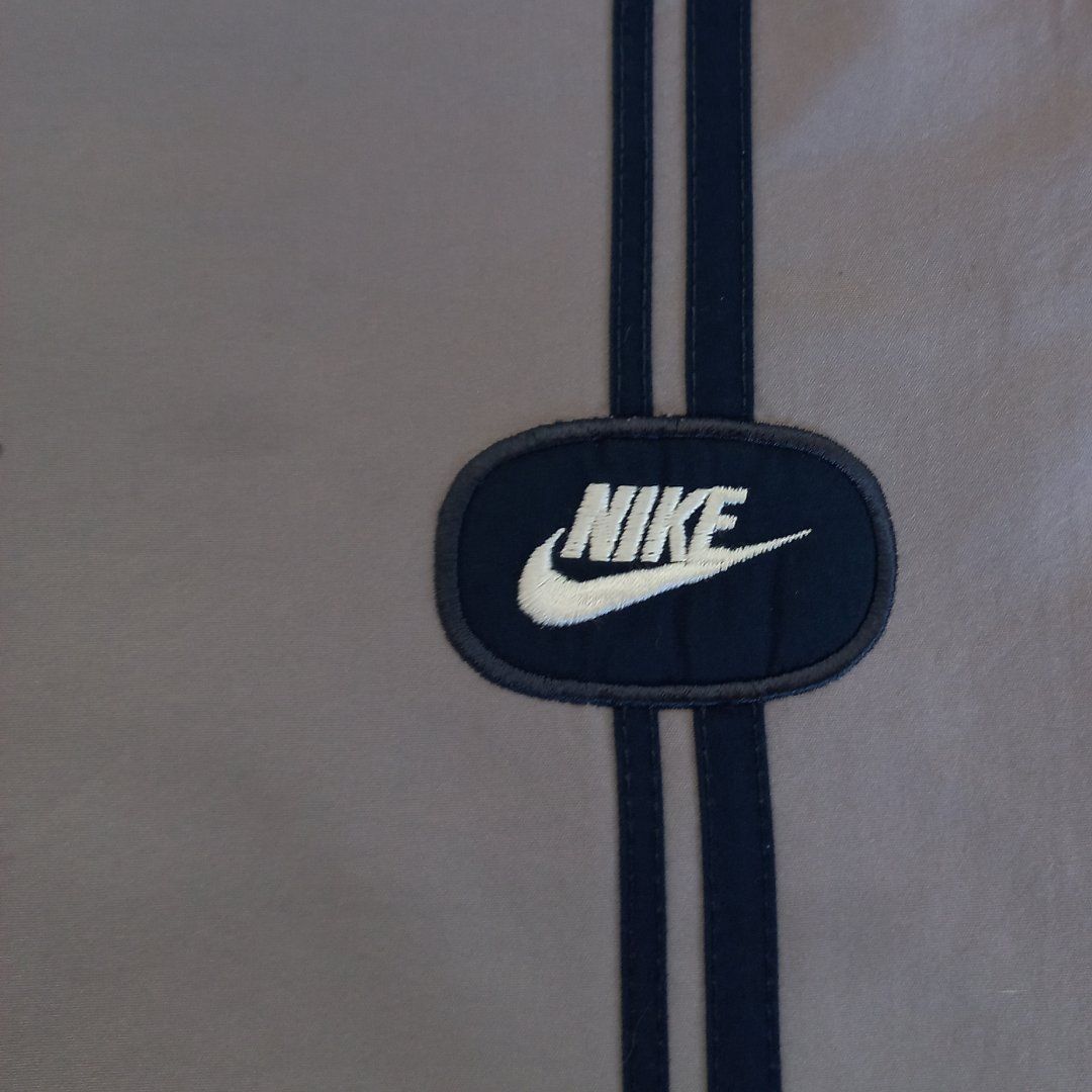 Nike Pantaloni: Vintage Nike Trackpant (S) – Usato da Chamoson venduto da Sapoloshop 1