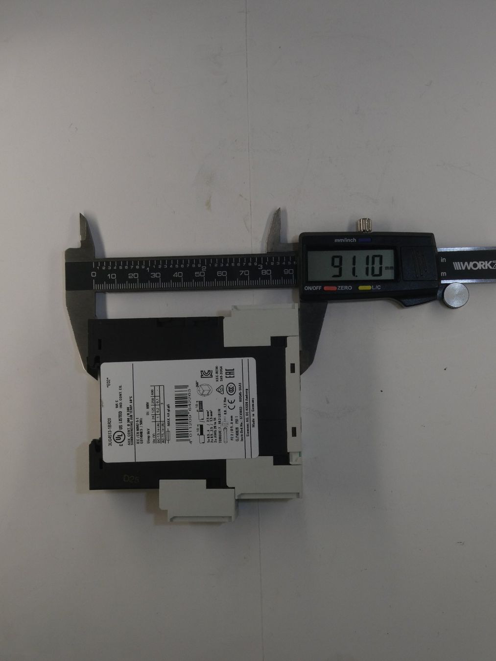 Siemens Componenti elettronici: SIEMENS Spannungs-Überwachungsrelais – Nuovo (secondo la descrizione) da Fulenbach venduto da Hach0 3