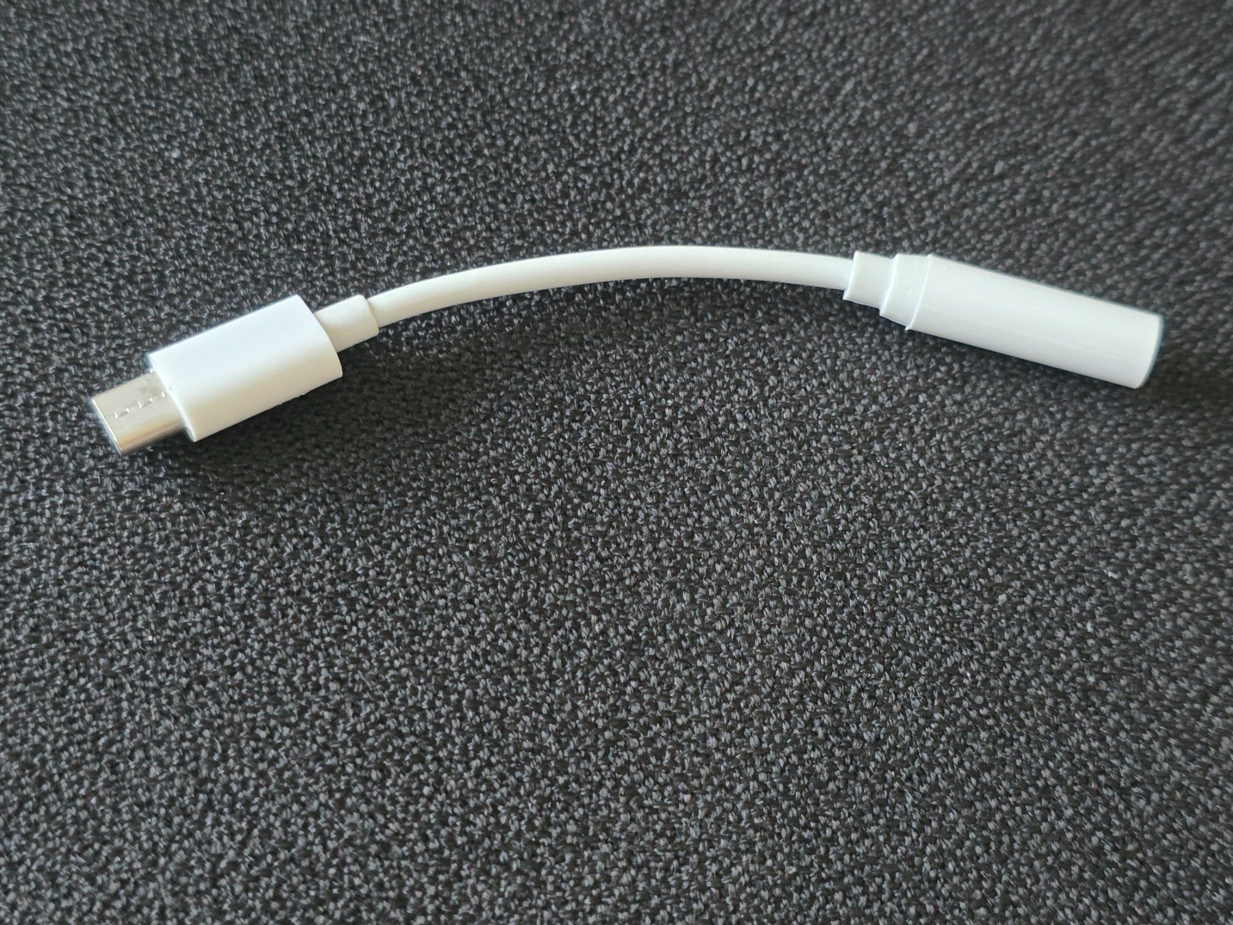 Câbles: USB Type-C zu 3.5mm Audio Adapter – Neuf avec emballage d'origine à Mels par Zeppelin08