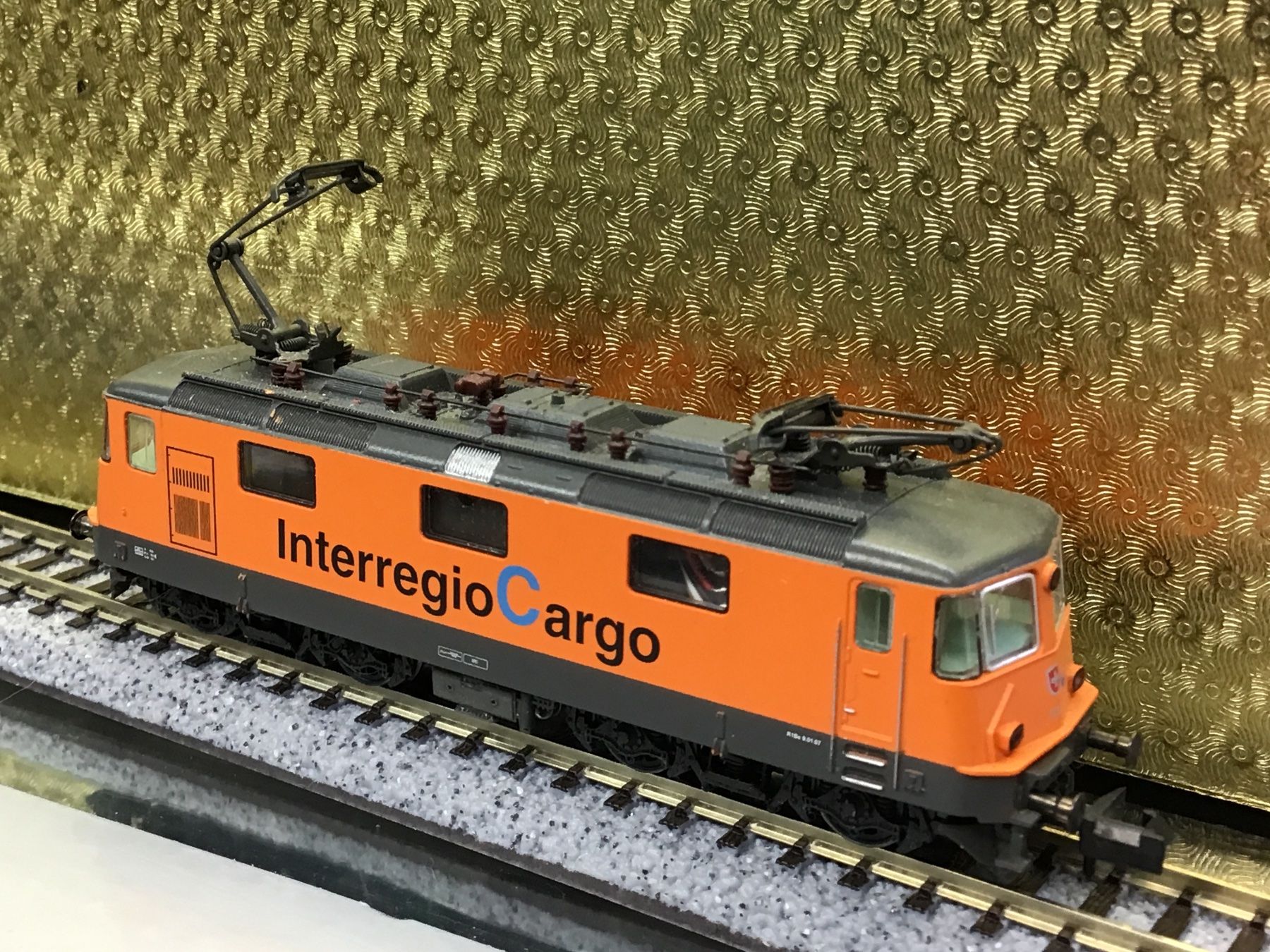 Fleischmann Modellini di ferrovie: Fleischmann NInterregio Cargo Lok, Top Zustand, Digital – Usato da Männedorf venduto da Modellbau-wyss 2