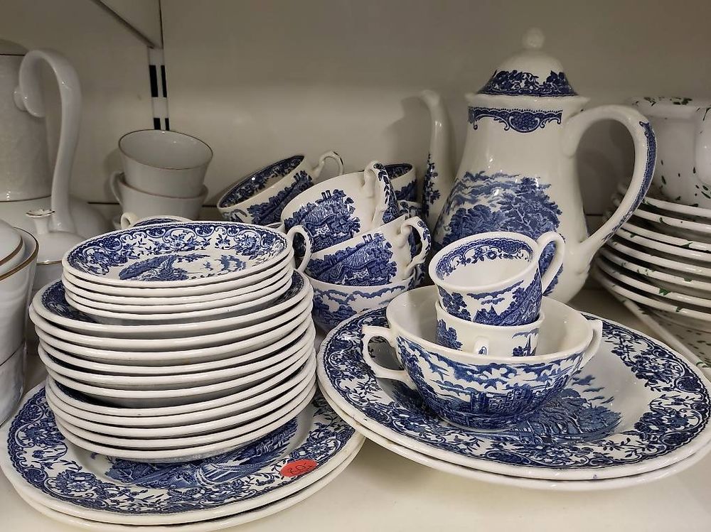 Olde England Geschirr-Set blau (Gebraucht) in Pratteln für CHF 50 – nur ...