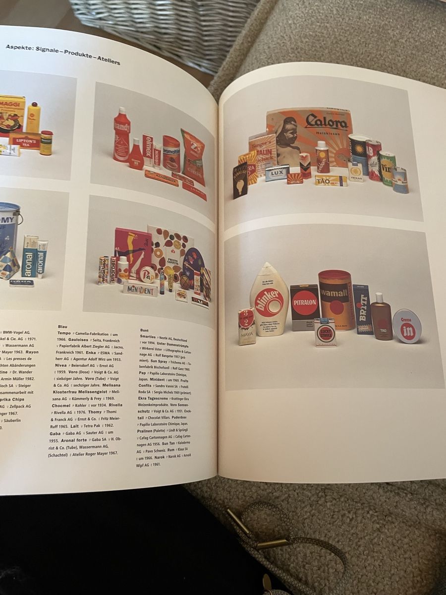 Libri: Buch "Hüllen füllen" Verpackungsdesign  – Usato da Oberwil BL venduto da another-day-of-sun 8