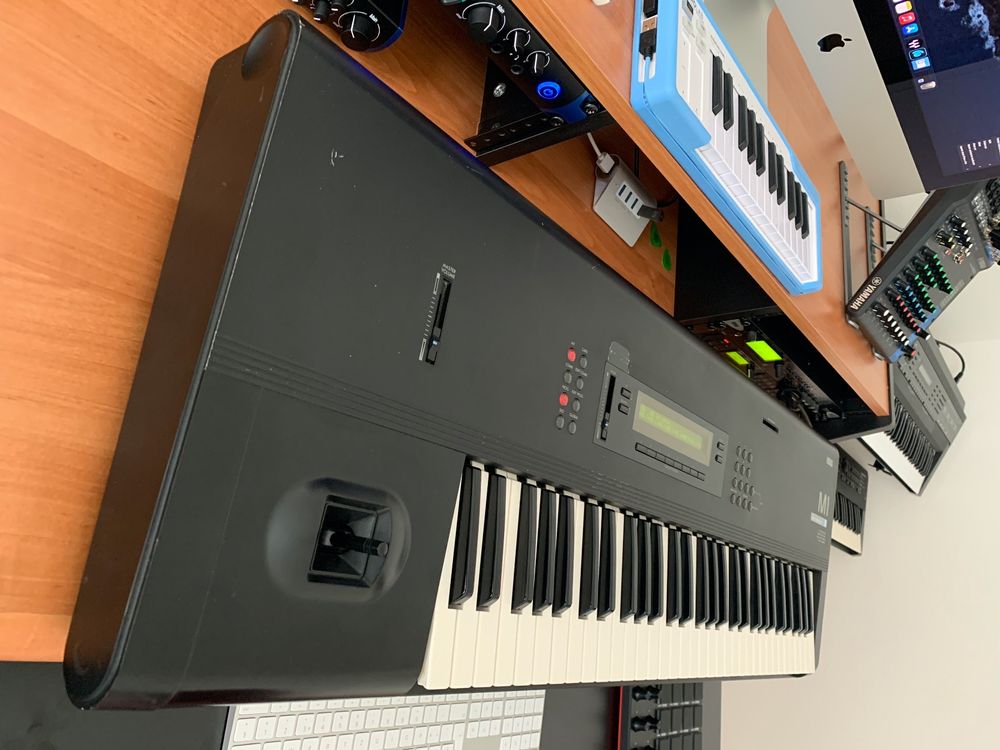 M1 Klassischer Synthesizer Kaufen auf Ricardo