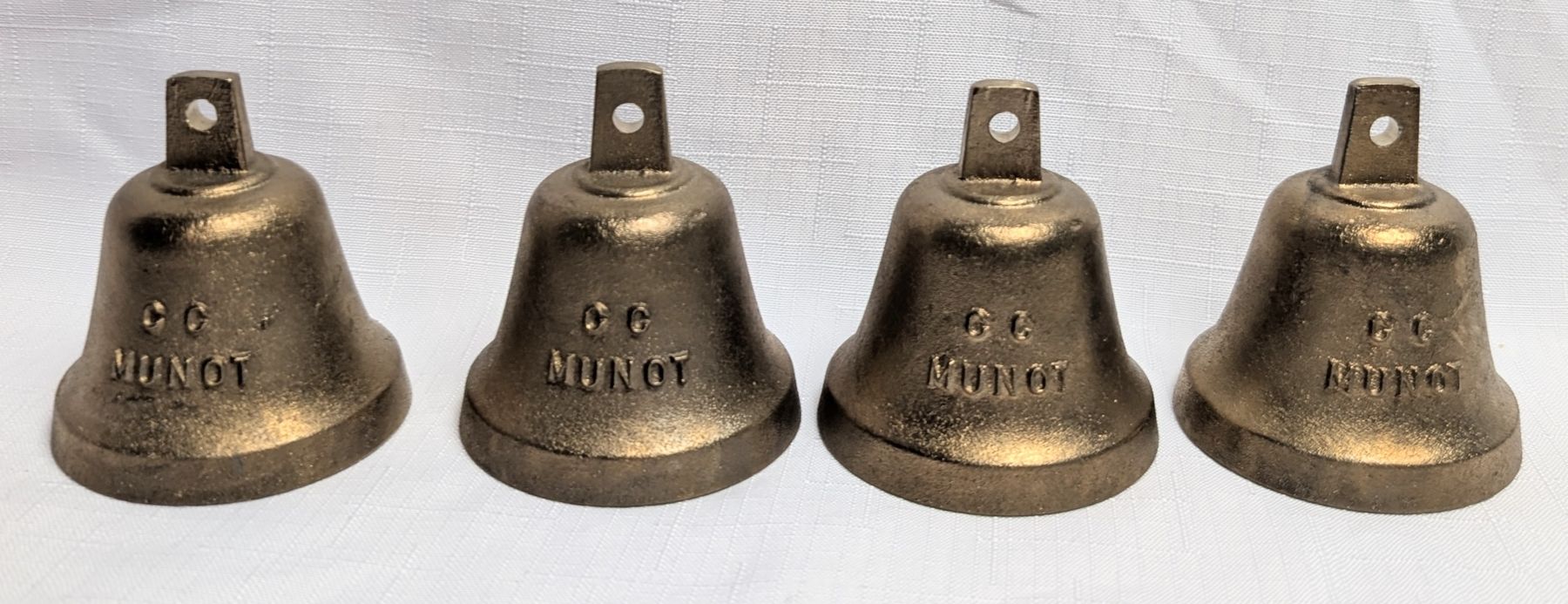Campanacci mucche: 4er Set Glocken - Glocke – Nuovo (secondo la descrizione) da Wängi venduto da ABIZONE-86