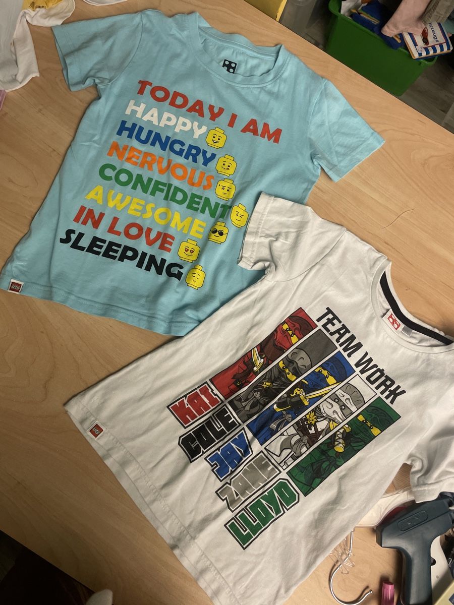 Camicie, T-shirt & Polo: 2 coole LEGO® TShirts Gr.128 eines neu – Usato da Obergerlafingen venduto da cabo4