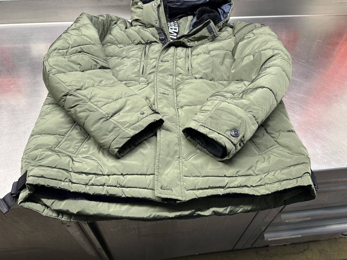 S.Oliver Jacken: S.Oliver Winterjacke oliv – Gebraucht aus Schwende von weesli 2