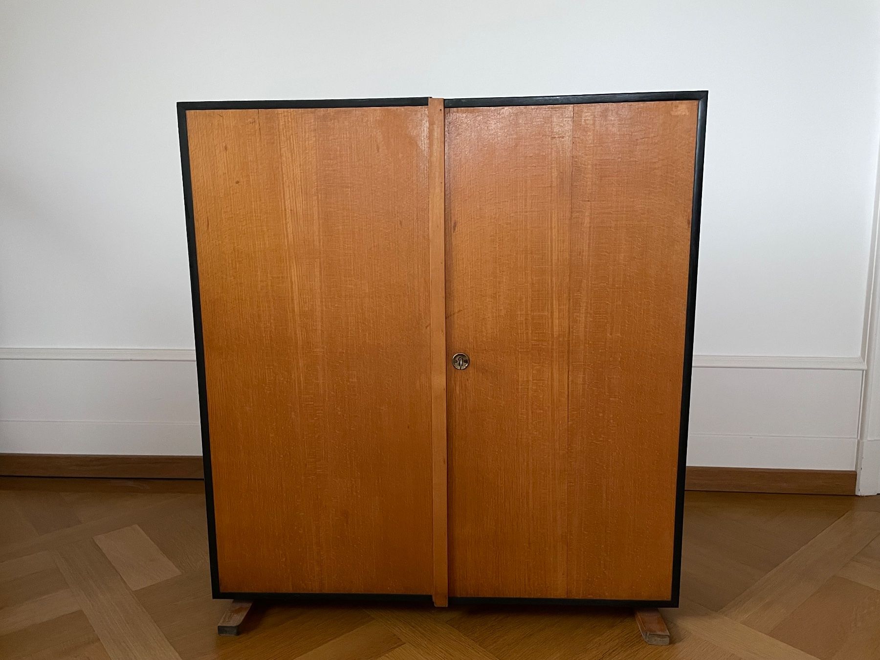 Schränke: Meuble de rangement style industriel – Gebraucht aus Vevey von dam_9t5w 1