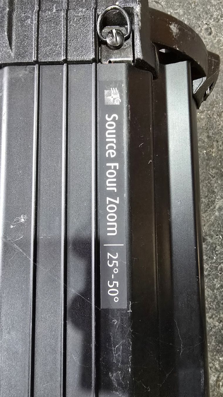 Lampade: ETC Source Four Zoom 25-50° – Usato da Montlingen venduto da nic_pfv7 2