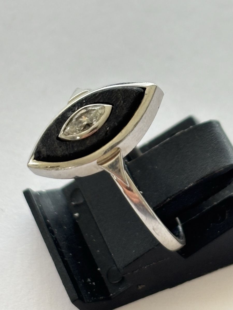 Anelli: Weissgoldring 750 mit Onyx / Diamant – Usato da Langnau am Albis venduto da flusspflege 2
