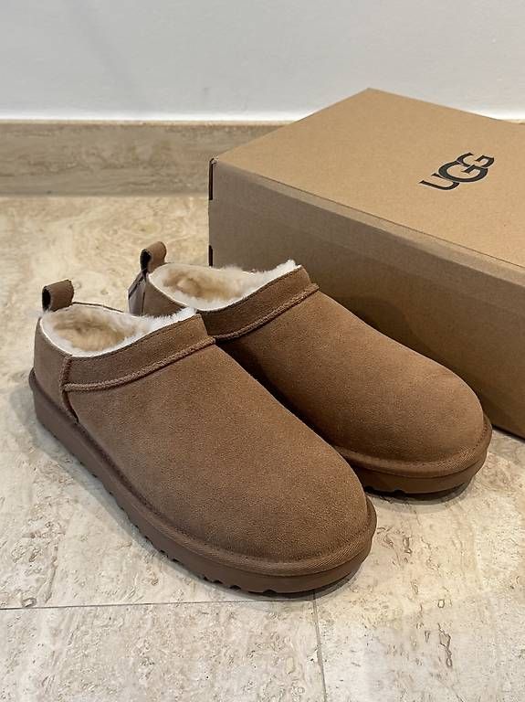 Ugg Scarpe da donna: Neue UGG Micro Chestnut US 9 40/40.5 – Usato da Baar venduto da chikikid