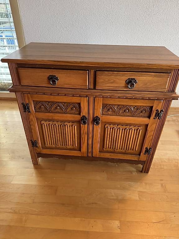 Cassettiere: Massives Holz-Sideboard / Kommode  rustikaler Stil – Usato da Möriken AG venduto da nma_2hx5 1