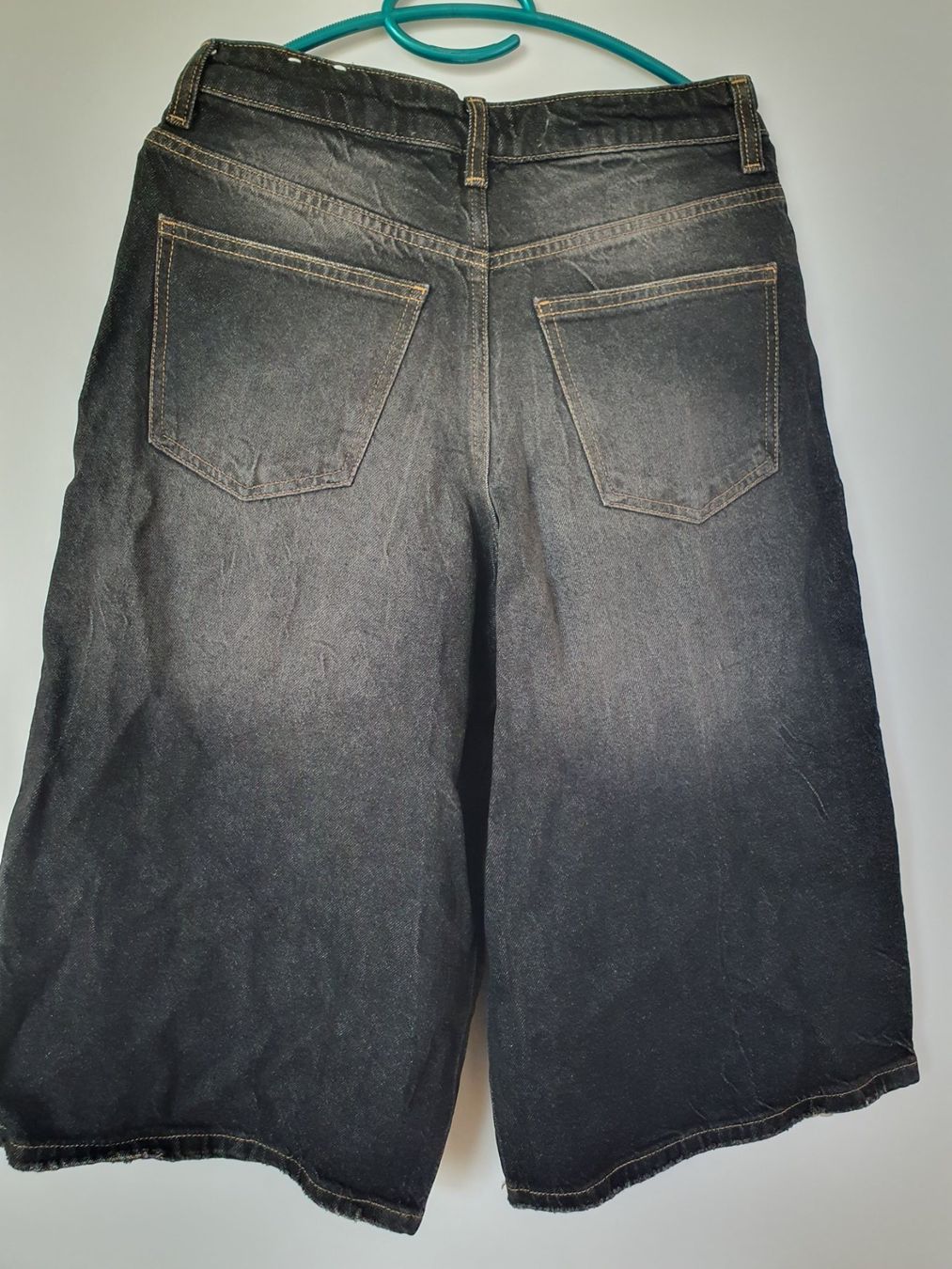 Bershka Pantaloni: Bershka Denim Culottes, Grösse 34 – Usato da Kloten venduto da Hektor44 1