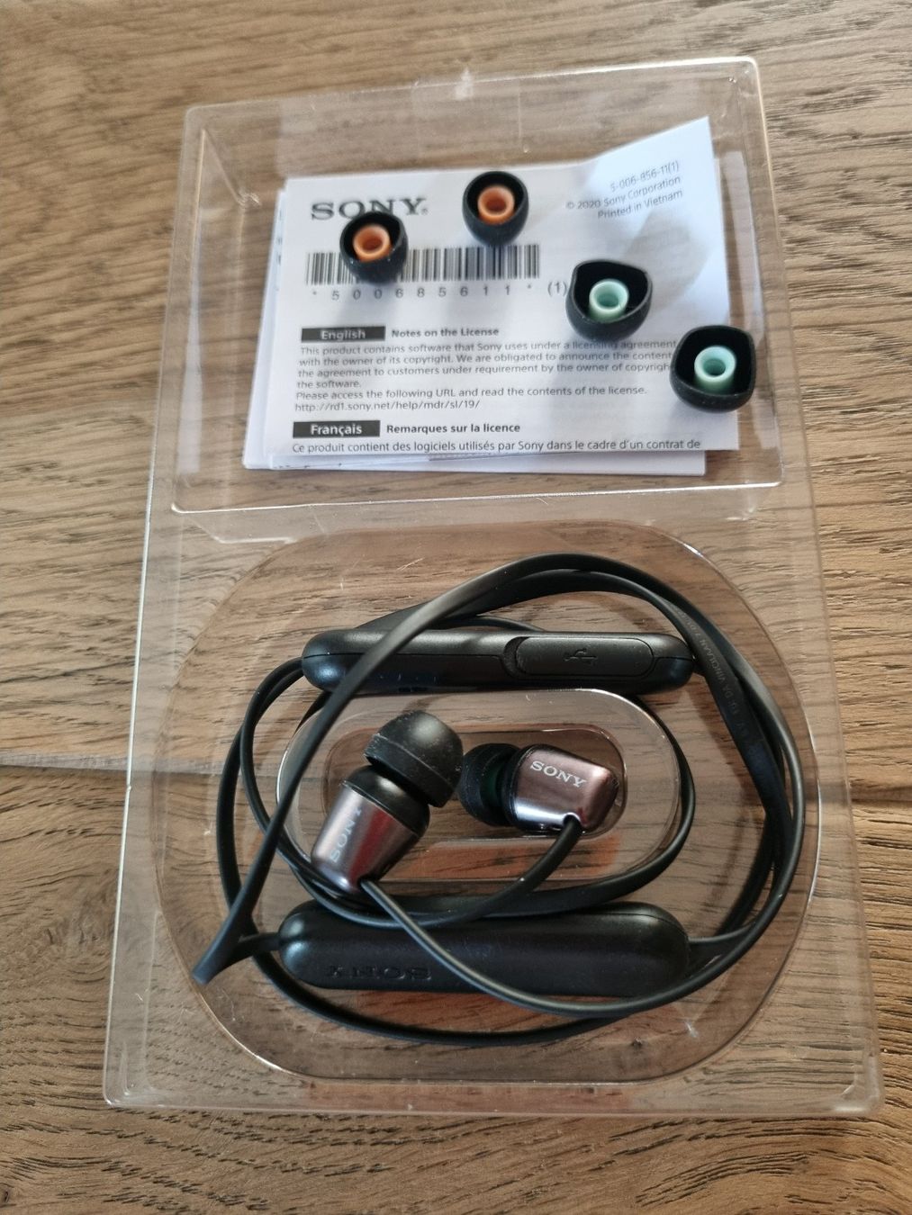 Sony Kopfhörer: Casque Bluetooth Sony WI-C310 noir neuf – Gebraucht aus Lavey-les-Bains von Etre-Ange 2