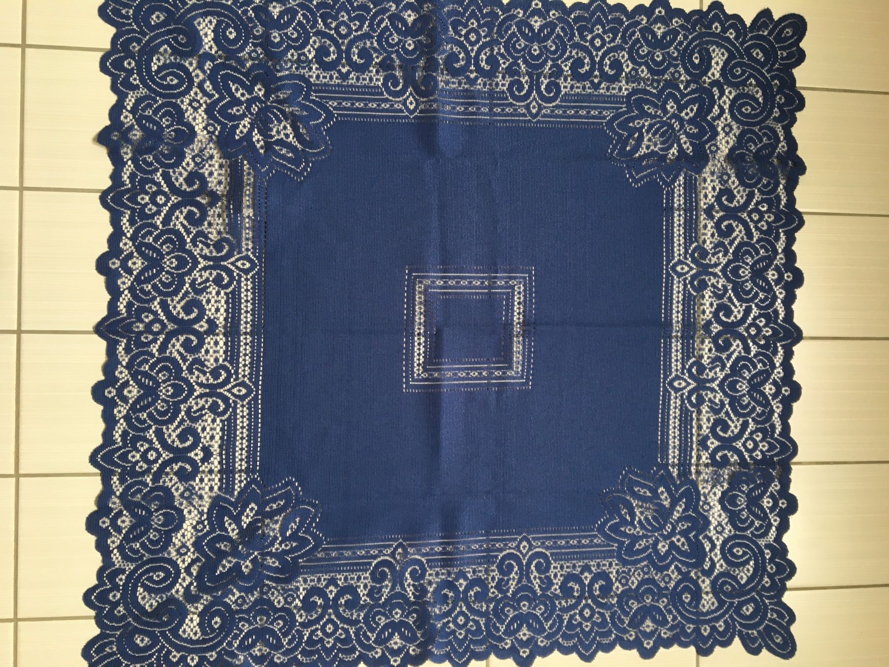 Stoffe: Tischtuch 80x80 – Gebraucht aus Arth von Vrecam51