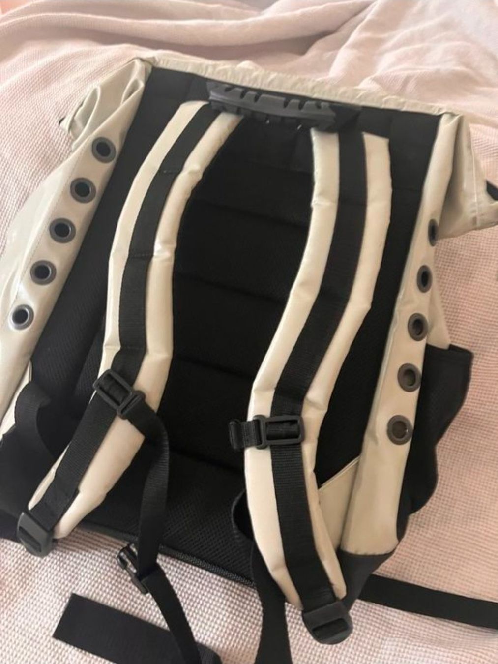 Tarigs Rucksäcke: Tagris Hunderucksack – Gebraucht aus Rombach von sab_8mbq 1