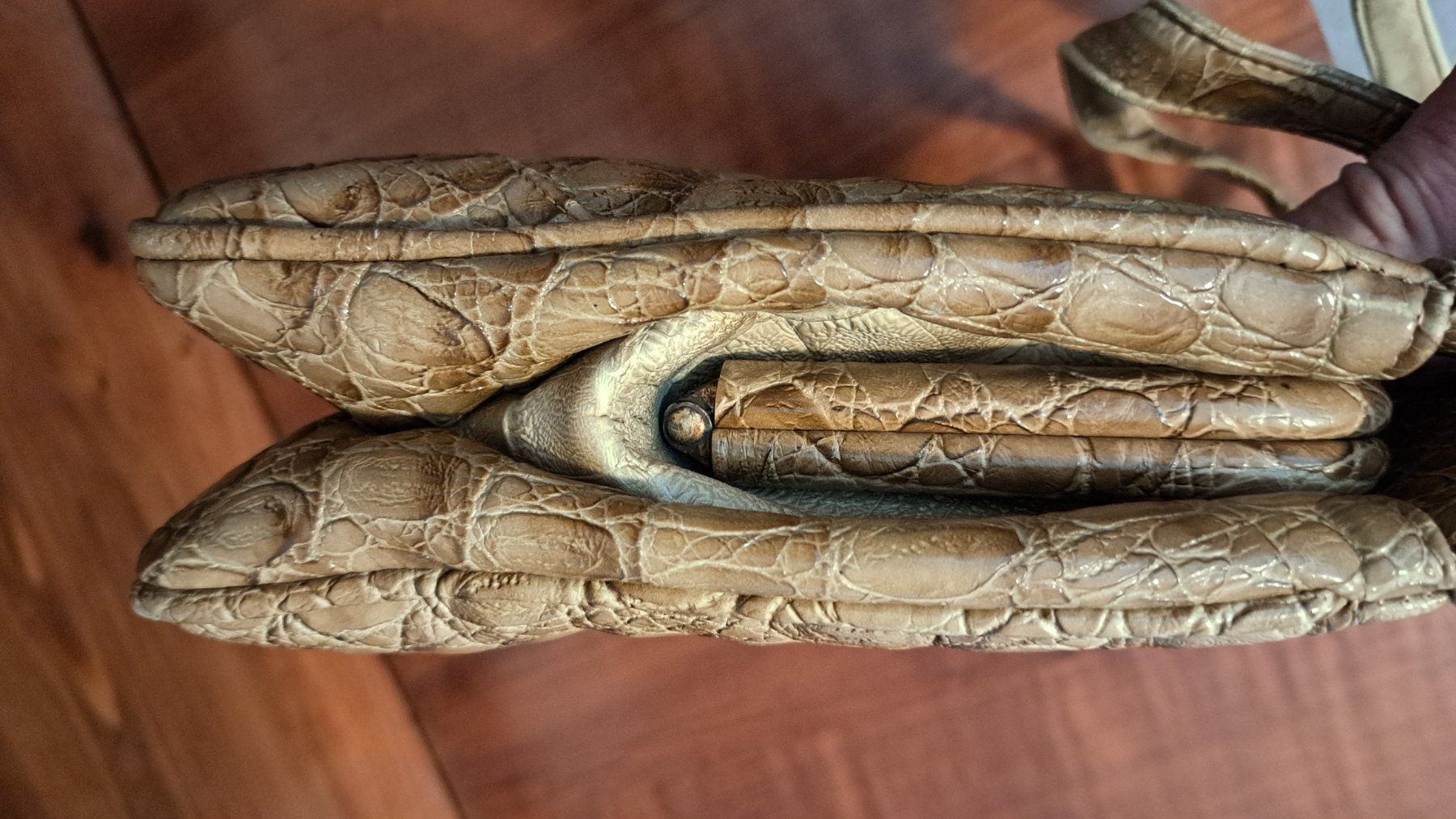 Sacs femmes: Handtasche, ev. aus Schlange – D'occasion à Langenthal par T.L. 6
