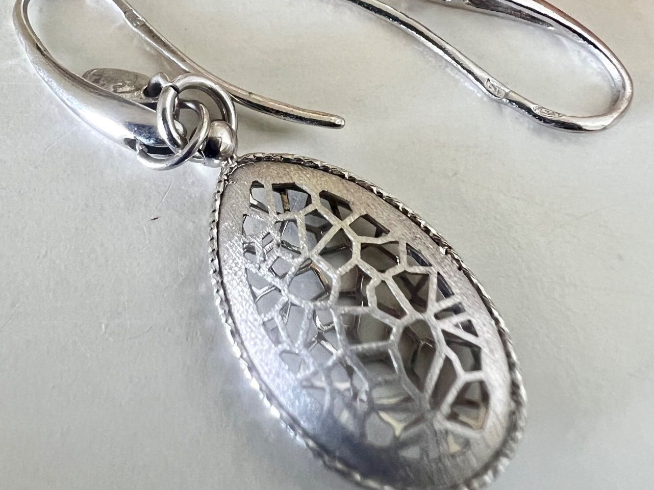 Orecchini pendenti & Orecchini a lobo: Gexist Schweizer Designer Ohrhänger Silber 925 durchbrochen – Usato da Ruswil venduto da artbyhand
