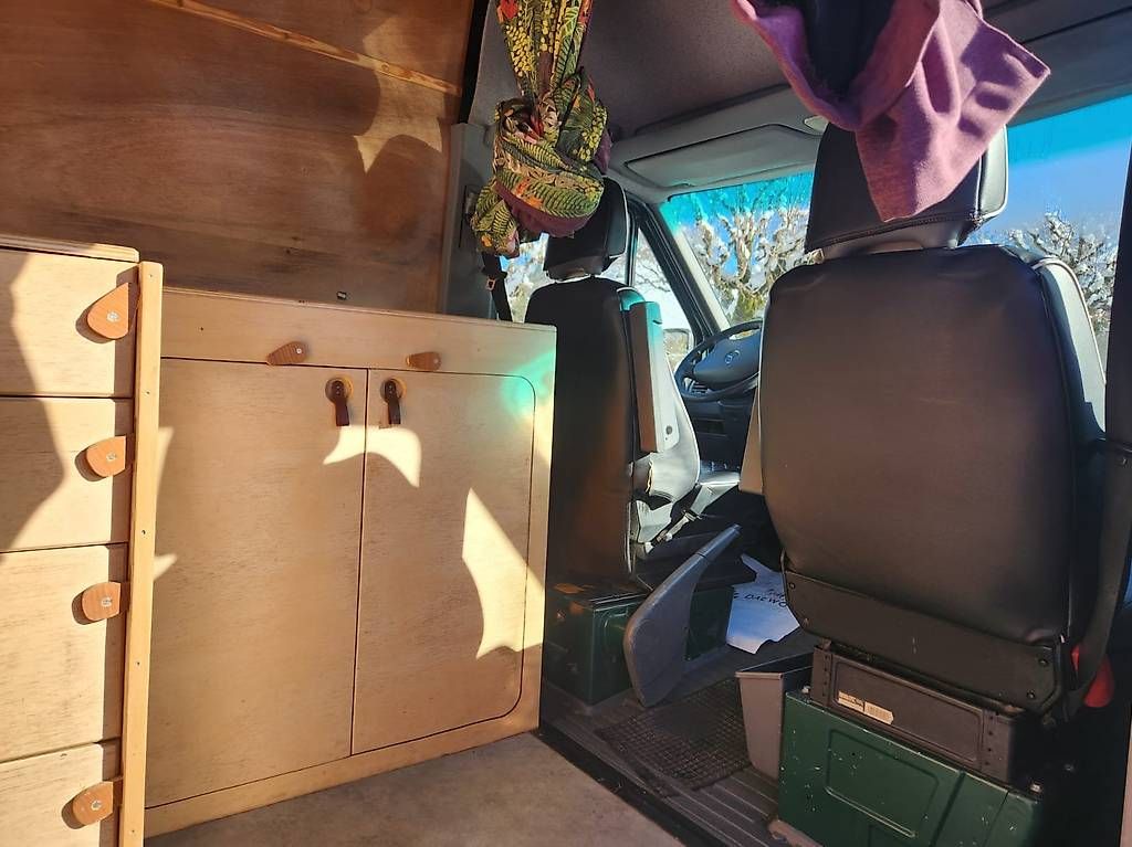 Mercedes-Benz Camping Fahrzeuge: Mercedes Benz Sprinter 211 CDI – Gebraucht aus Château-d'Oex von ann_c5v6 2