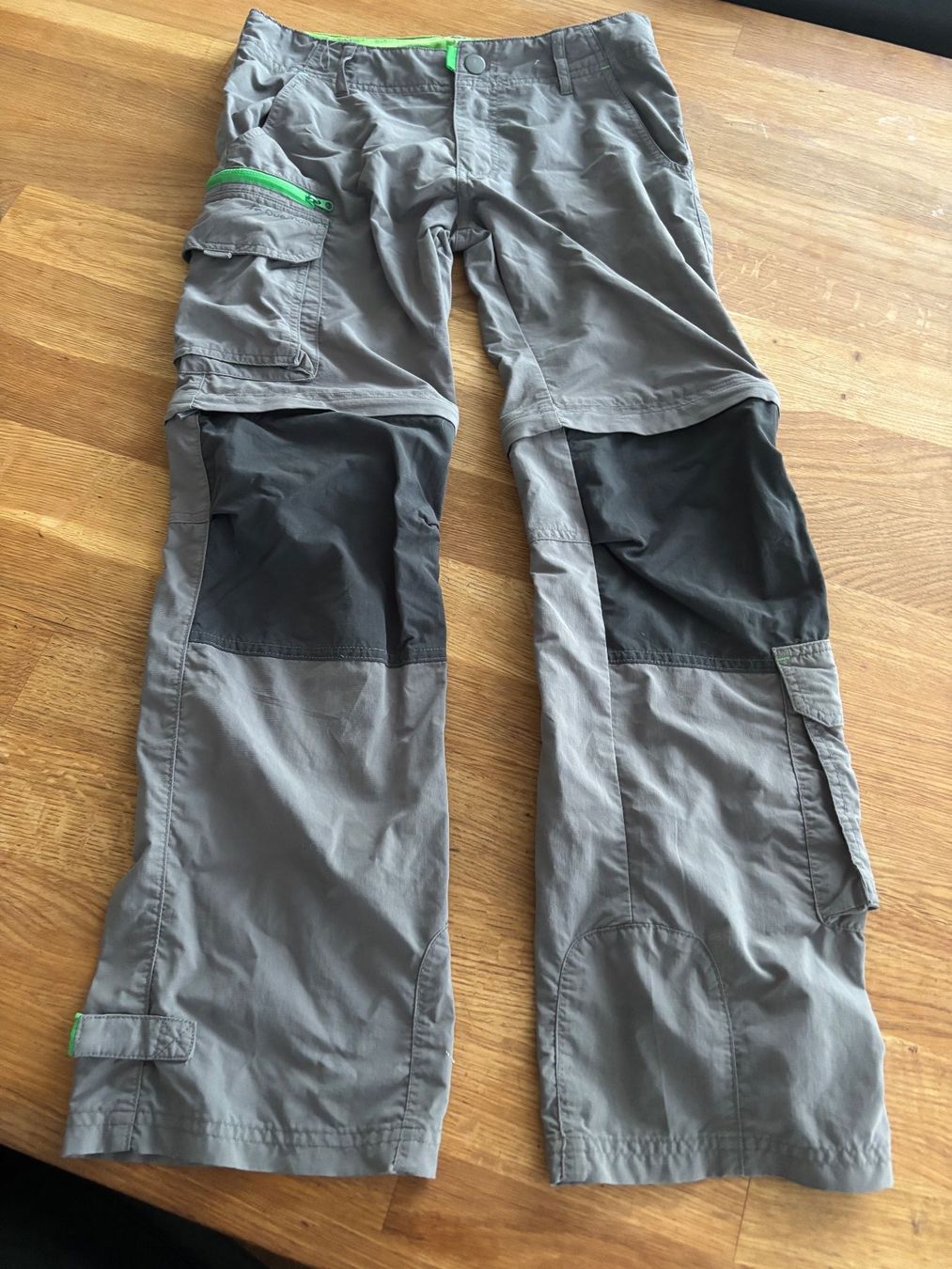 Decathlon Pantalons: quechua gr12 jahr  zipp off  Wander oder Trekkinghose – D'occasion à Geuensee par sonnetje