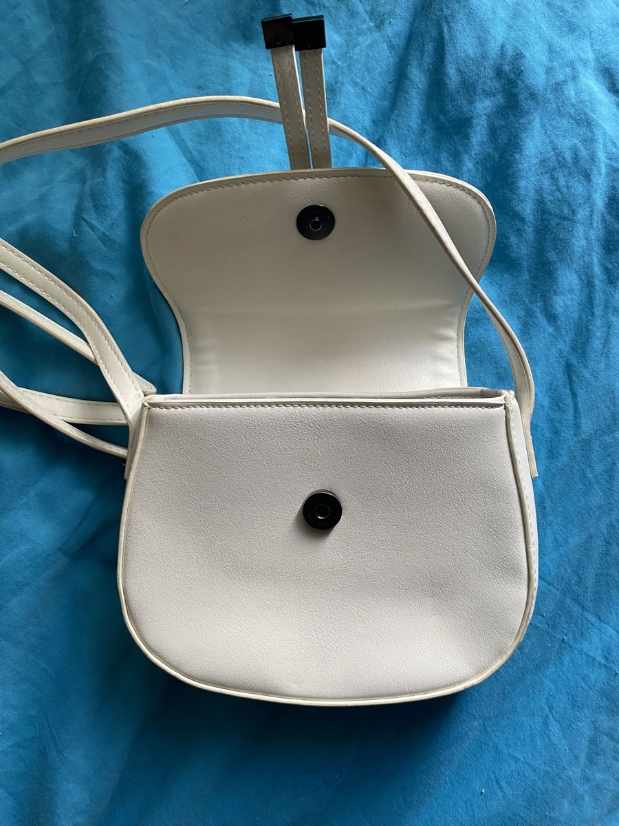 C&A Borse da donna: C&A - kleine, weisse Umhängetasche – Usato da Basel venduto da Nina_777 3