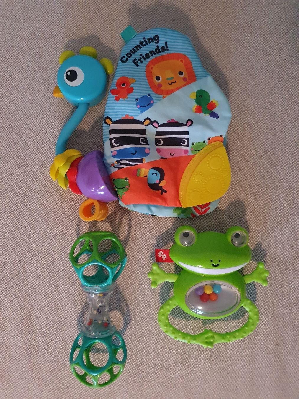 Spielzeuge: 3er Set Babyspielzeug Greiflinge Rasseln Oball – Gebraucht aus Thun von Zuzi84